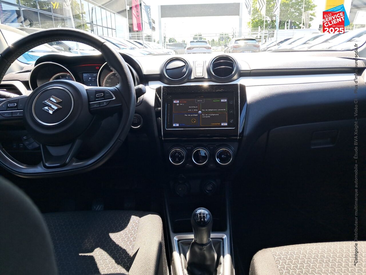 Véhicule d'occasion SUZUKI SWIFT 1.0 BOOSTERJET HYBRID SHVS 111CH PACK EURO6D-T CAMERA chez Renault Saint-Louis