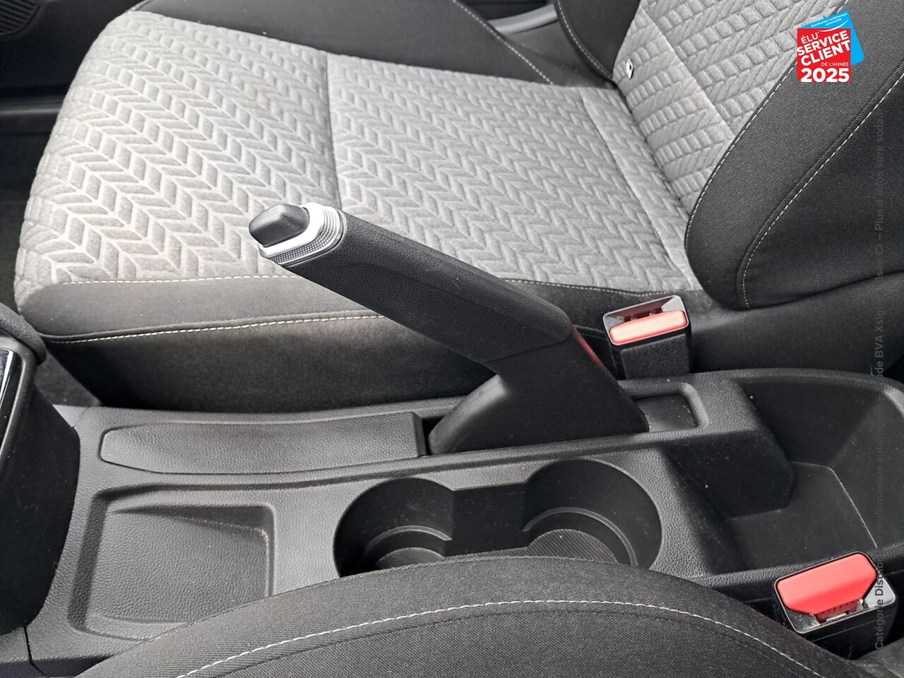 Véhicule d'occasion RENAULT CLIO 1.0 TCE 90CH LIMITED -21N chez Hyundai Epernay