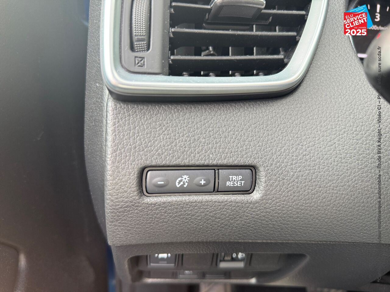 Véhicule d'occasion NISSAN QASHQAI 1.6 DCI 130CH N-CONNECTA XTRONIC GPS CAMERA chez Renault Saint-Louis
