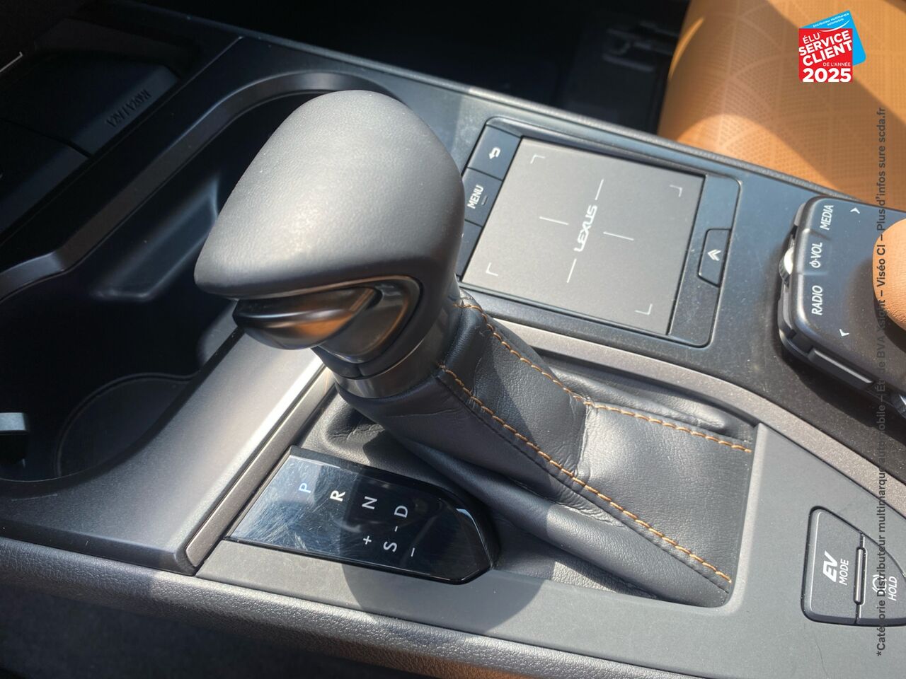 Véhicule d'occasion LEXUS UX 250H 2WD LUXE MY19 chez BMW Besançon