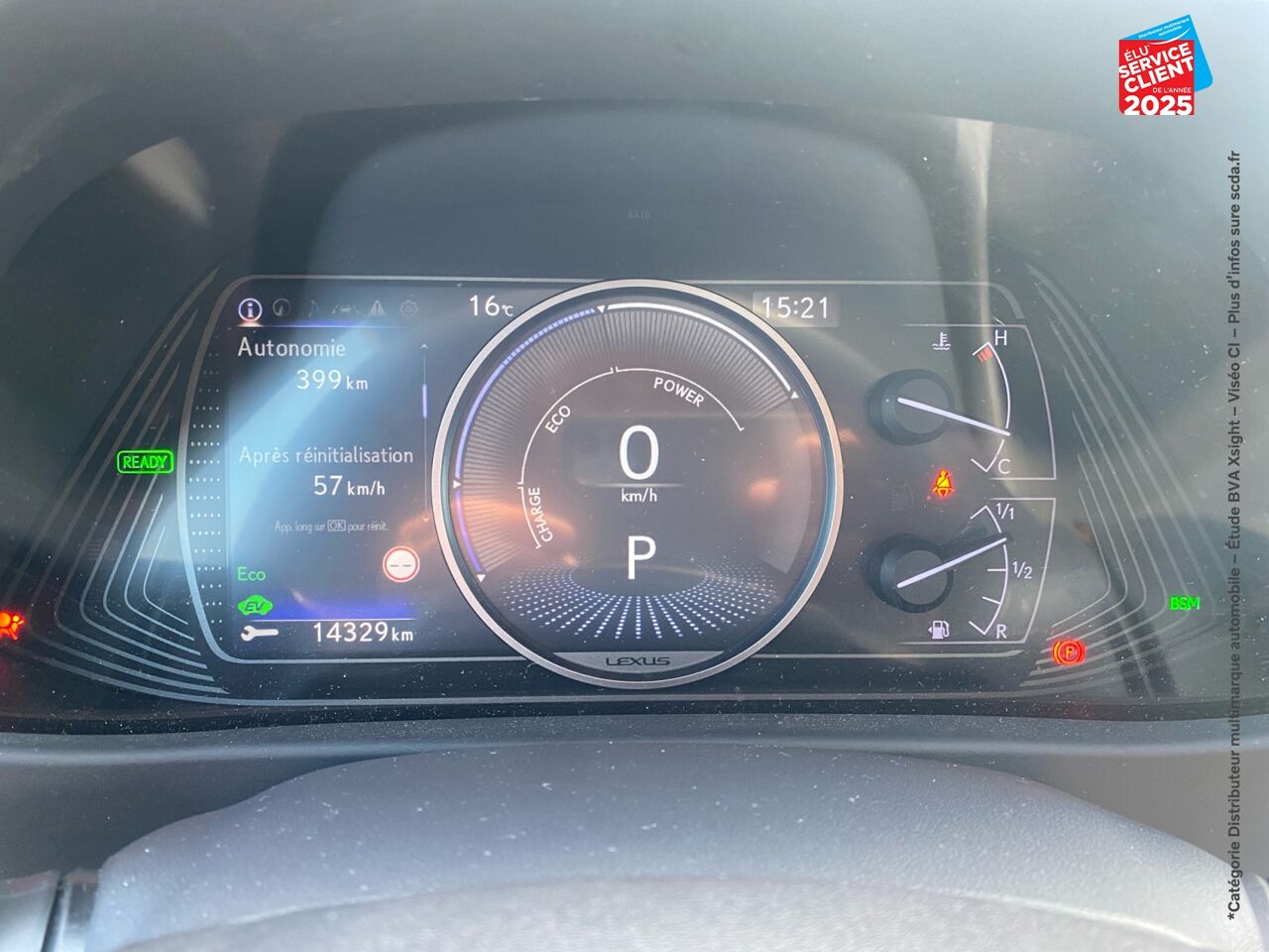 Véhicule d'occasion LEXUS UX 250H 2WD LUXE MY19 chez BMW Besançon