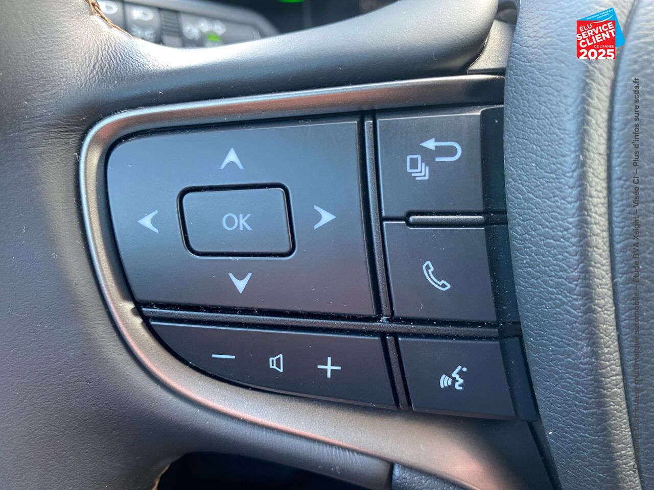 Véhicule d'occasion LEXUS UX 250H 2WD LUXE MY19 chez BMW Besançon