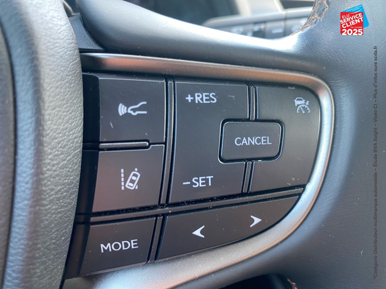Véhicule d'occasion LEXUS UX 250H 2WD LUXE MY19 chez BMW Besançon