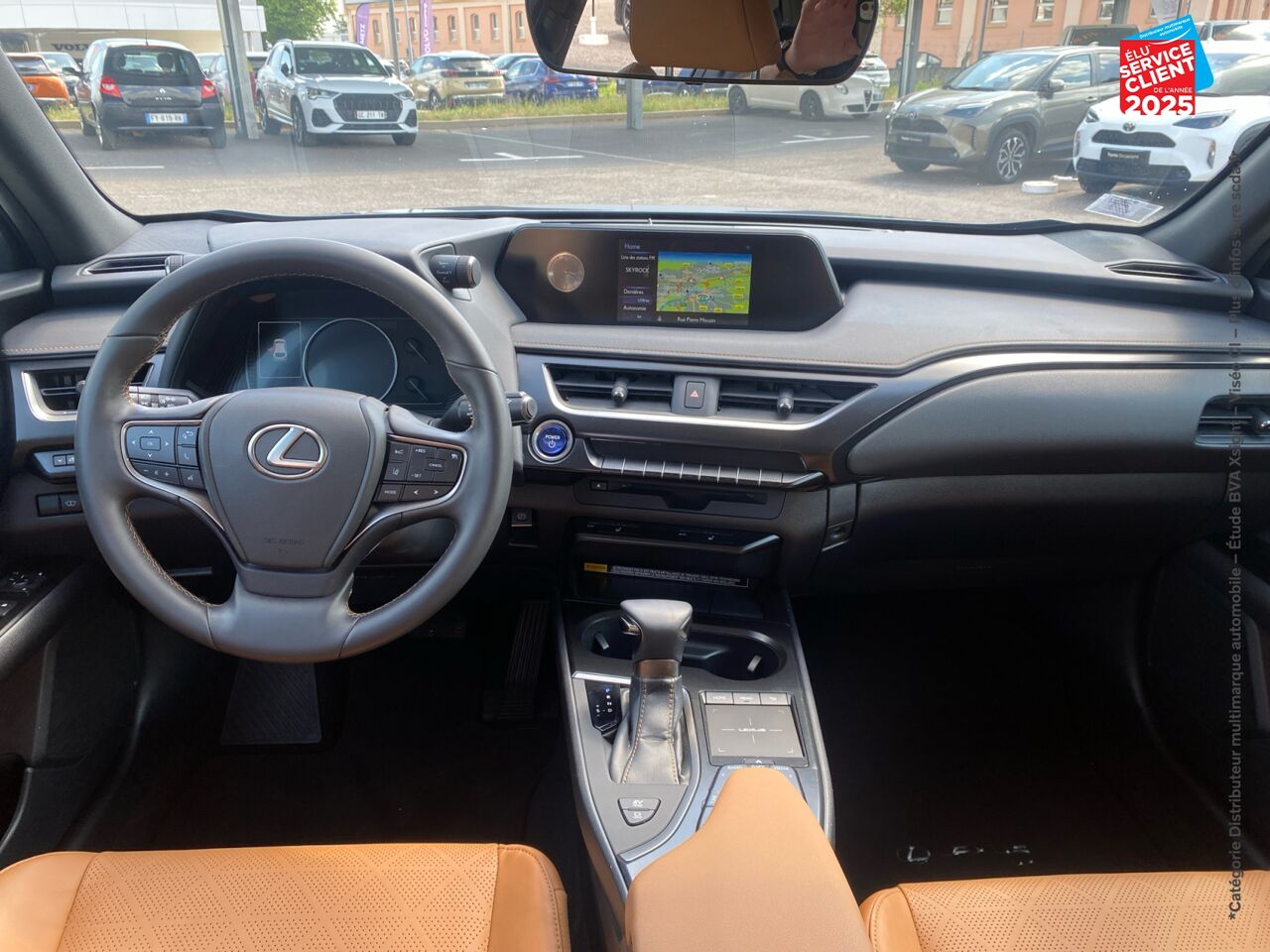 Véhicule d'occasion LEXUS UX 250H 2WD LUXE MY19 chez BMW Besançon