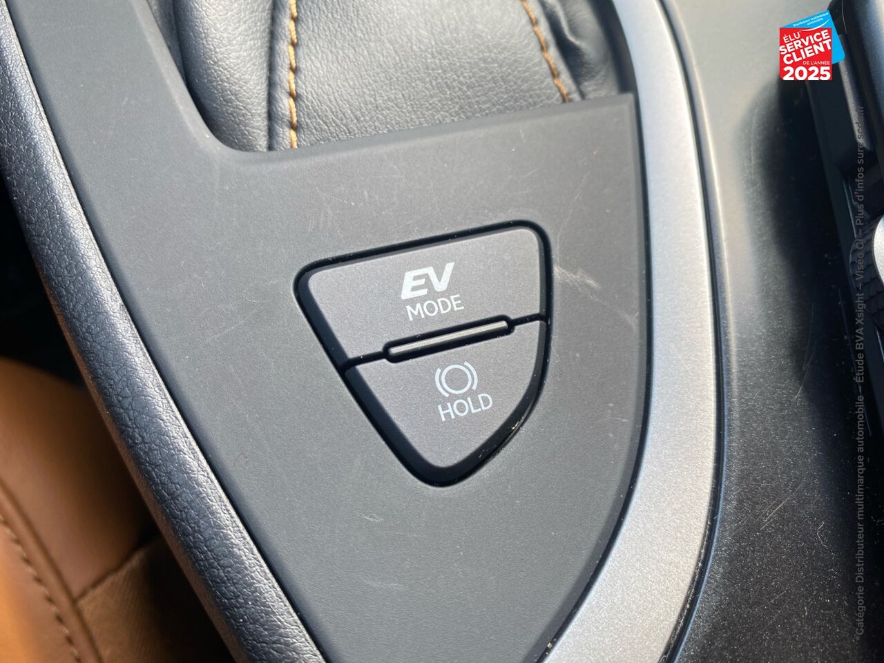 Véhicule d'occasion LEXUS UX 250H 2WD LUXE MY19 chez BMW Besançon