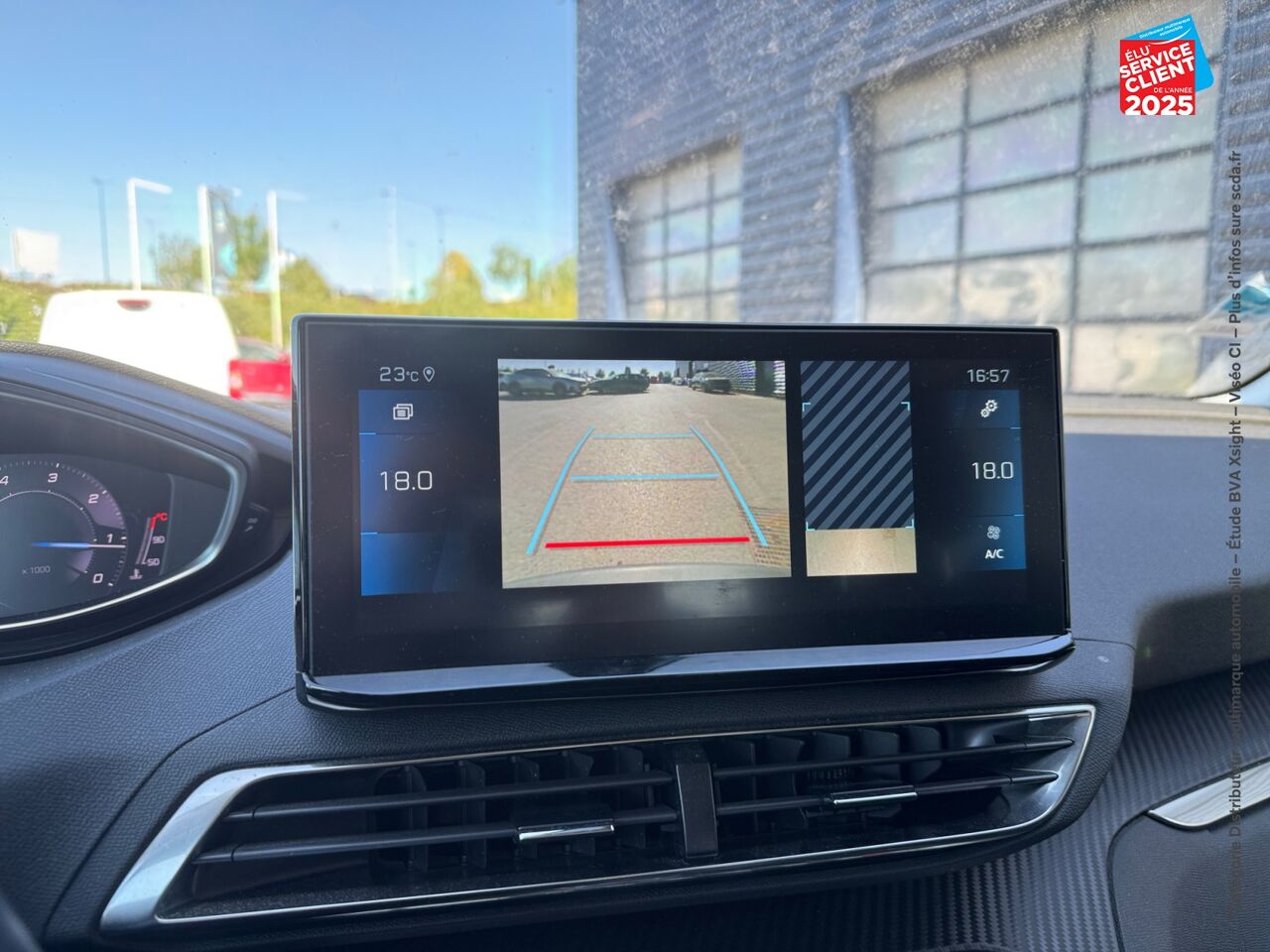 Véhicule d'occasion PEUGEOT 5008 1.5 BLUEHDI 130CH S/S STYLE EAT8 CAMERA GPS chez Renault Saint-Louis