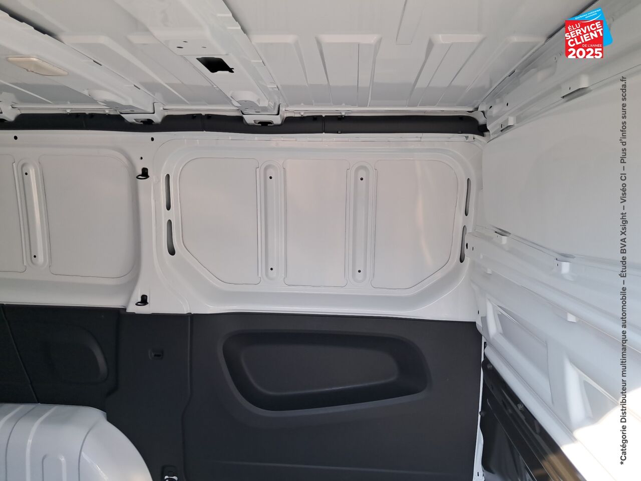 Véhicule d'occasion RENAULT TRAFIC FG E-TECH L1H1 52KWH AC22 GRAND CONFORT chez Opel Nancy