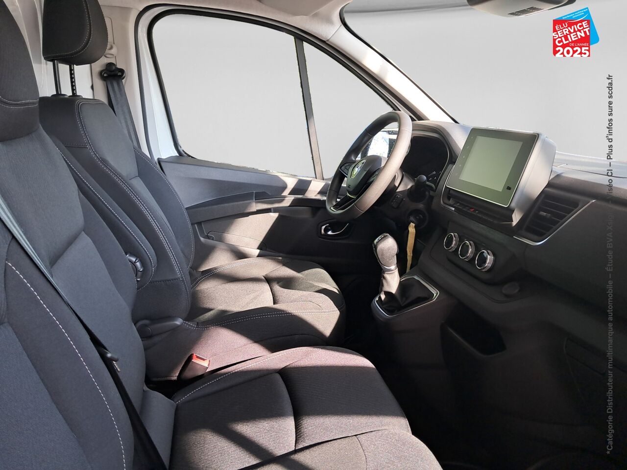 Véhicule d'occasion RENAULT TRAFIC FG E-TECH L1H1 52KWH AC22 GRAND CONFORT chez Opel Nancy