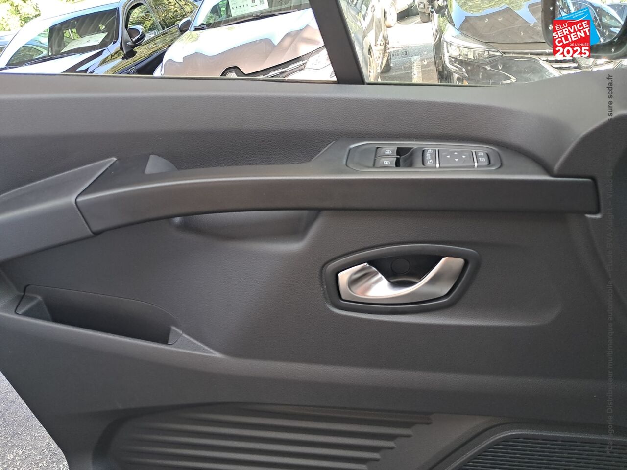 Véhicule d'occasion RENAULT TRAFIC FG E-TECH L1H1 52KWH AC22 GRAND CONFORT chez Opel Nancy