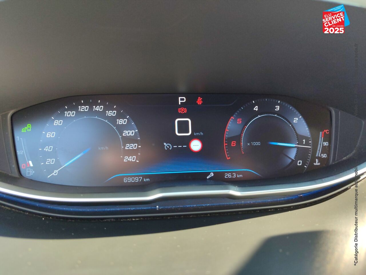 Véhicule d'occasion PEUGEOT 3008 1.5 BLUEHDI 130CH E6.C ALLURE SS EAT8 chez Toyota Verdun