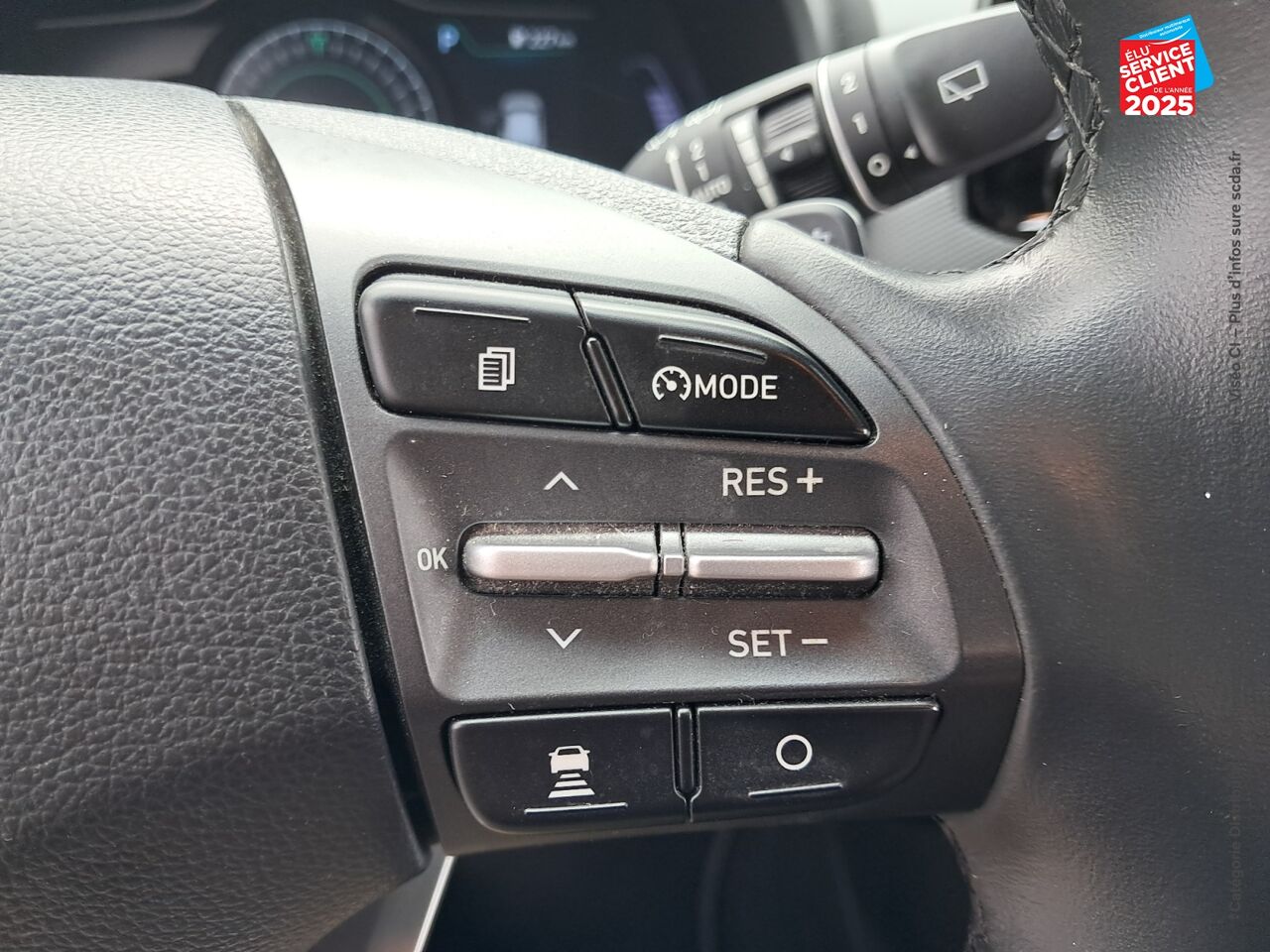 Véhicule d'occasion HYUNDAI KONA ELECTRIC 136 CH CREATIVE SIEGES CHAUF CAMERA HUD chez Renault Colmar