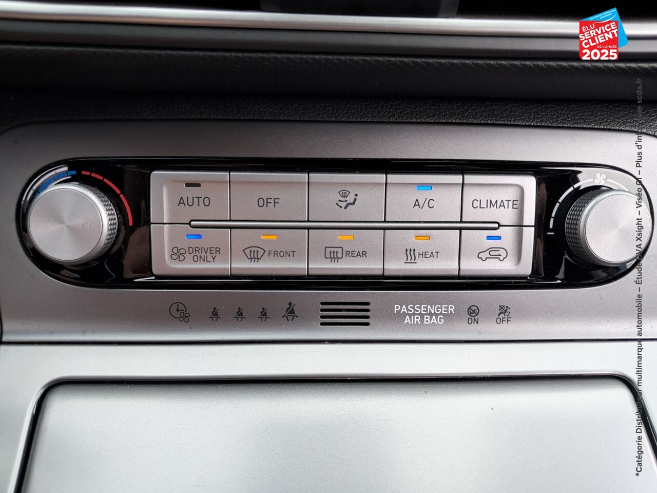 Véhicule d'occasion HYUNDAI KONA ELECTRIC 136 CH CREATIVE SIEGES CHAUF CAMERA HUD chez Renault Colmar