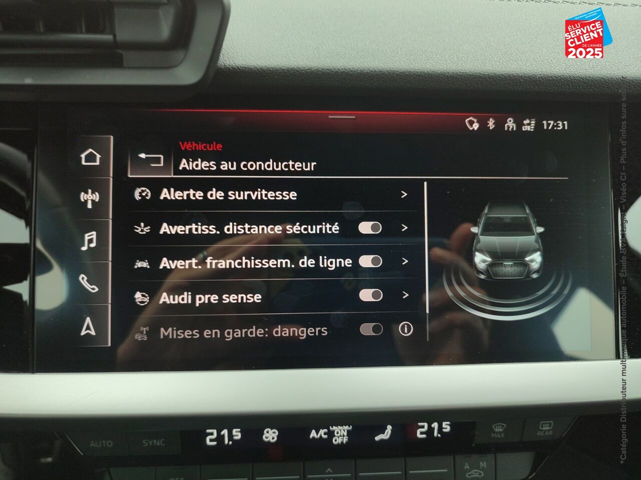 Véhicule d'occasion AUDI A3 SPORTBACK 40 TFSI E 204CH S LINE S TRONIC 6 chez BMW Pontarlier