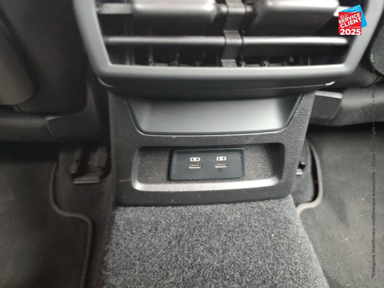 Véhicule d'occasion AUDI A3 SPORTBACK 40 TFSI E 204CH S LINE S TRONIC 6 chez BMW Pontarlier