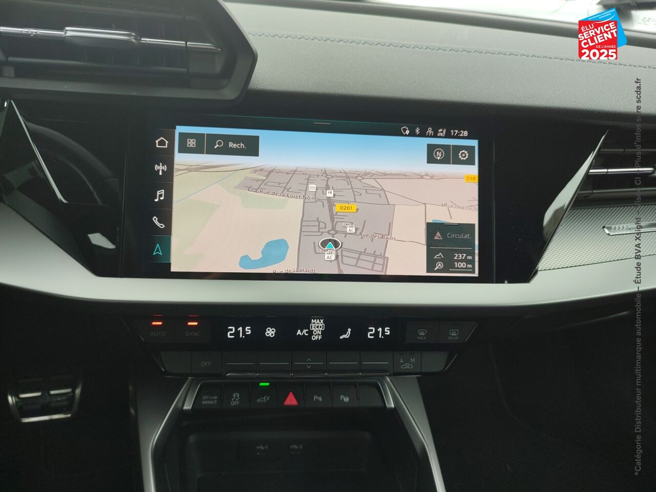 Véhicule d'occasion AUDI A3 SPORTBACK 40 TFSI E 204CH S LINE S TRONIC 6 chez BMW Pontarlier