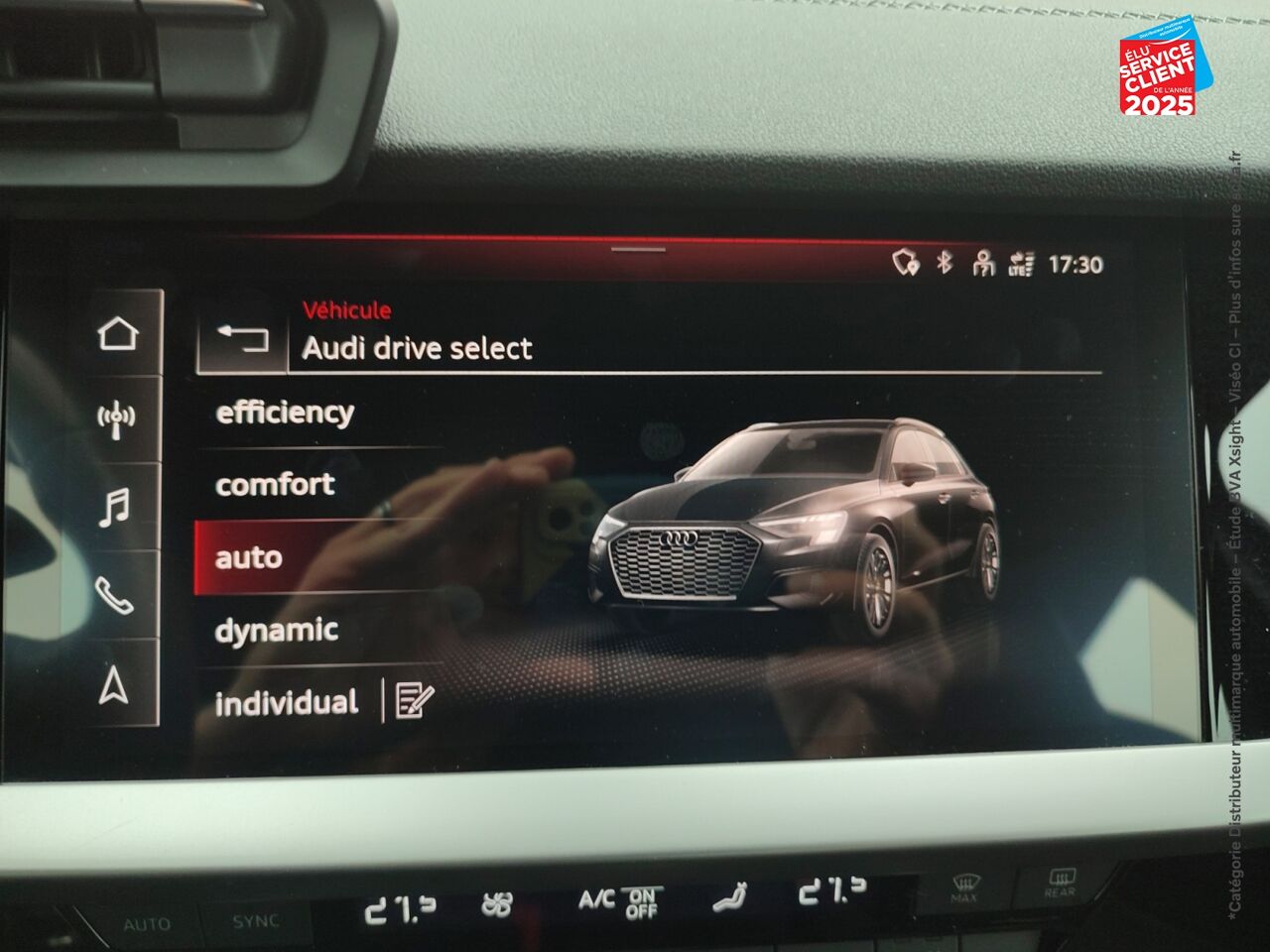 Véhicule d'occasion AUDI A3 SPORTBACK 40 TFSI E 204CH S LINE S TRONIC 6 chez BMW Pontarlier