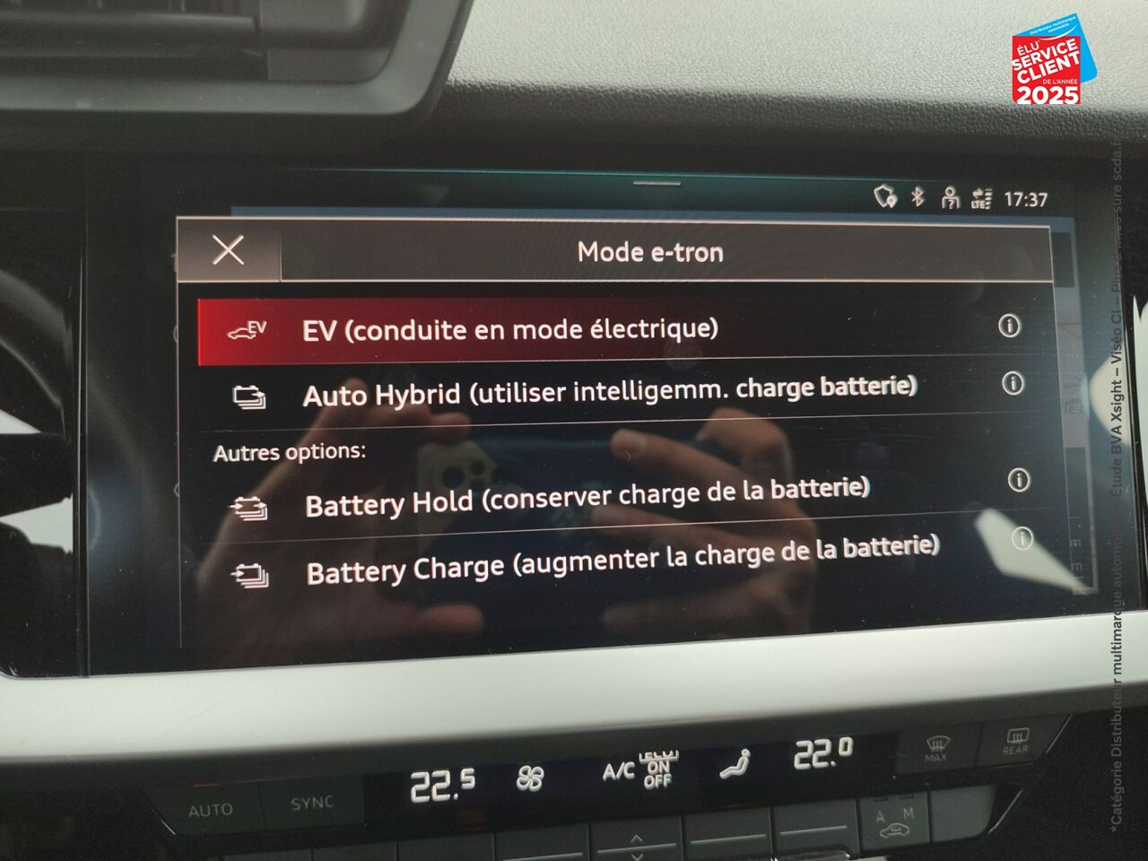 Véhicule d'occasion AUDI A3 SPORTBACK 40 TFSI E 204CH S LINE S TRONIC 6 chez BMW Pontarlier