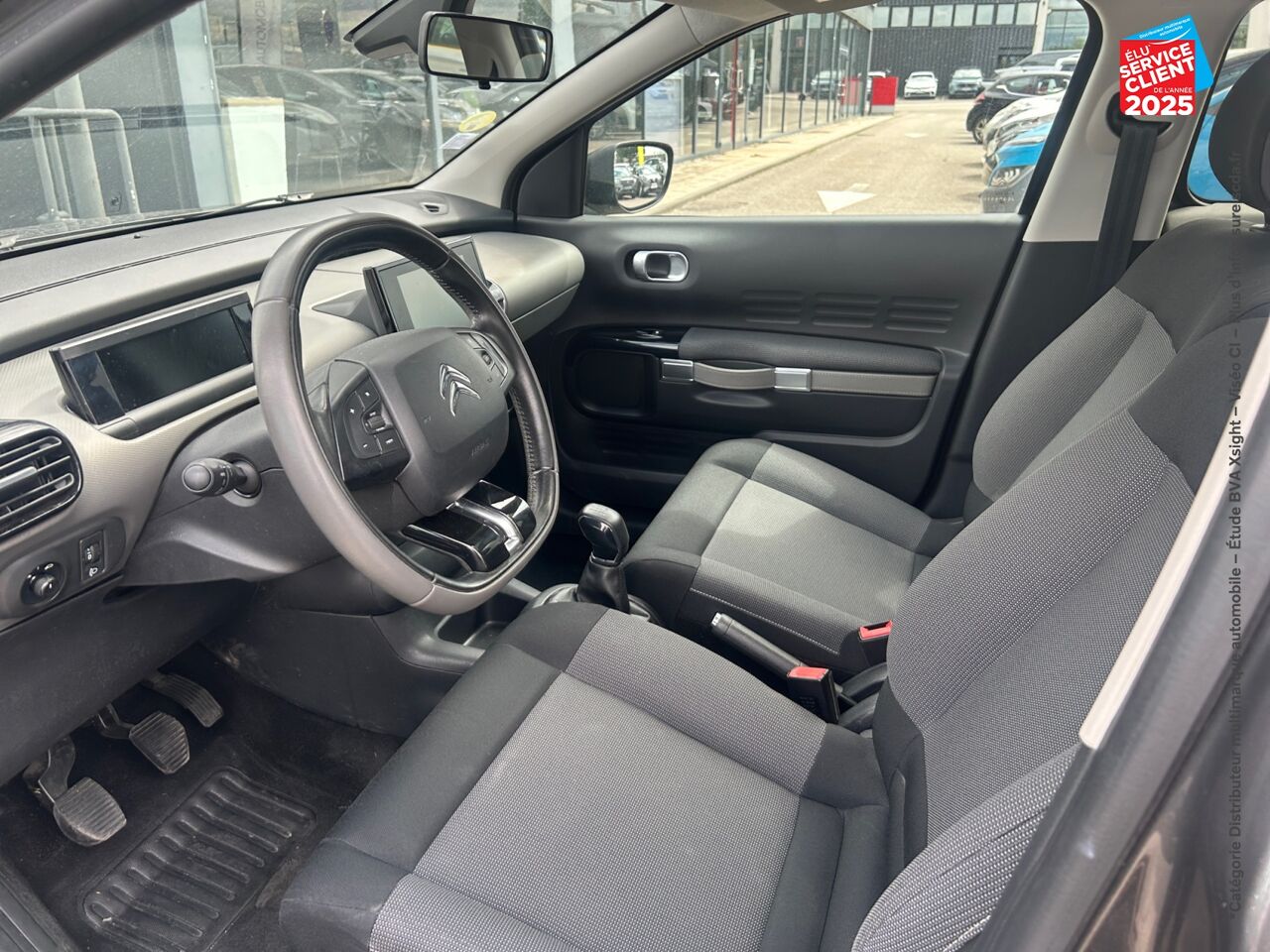 Véhicule d'occasion CITROEN C4 CACTUS BLUEHDI 100 FEEL BUSINESS SS 82G chez Toyota Verdun