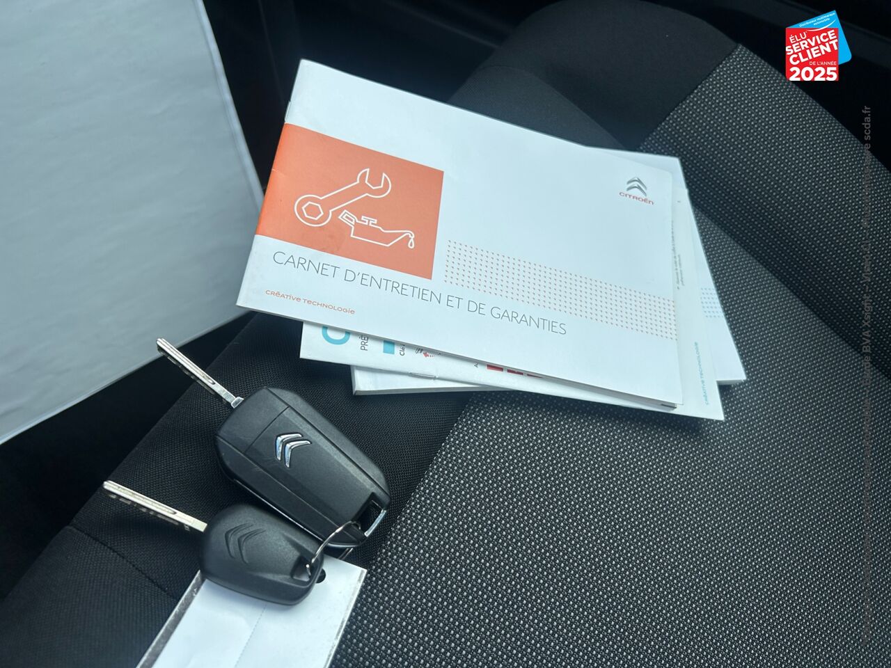 Véhicule d'occasion CITROEN C4 CACTUS BLUEHDI 100 FEEL BUSINESS SS 82G chez Toyota Verdun
