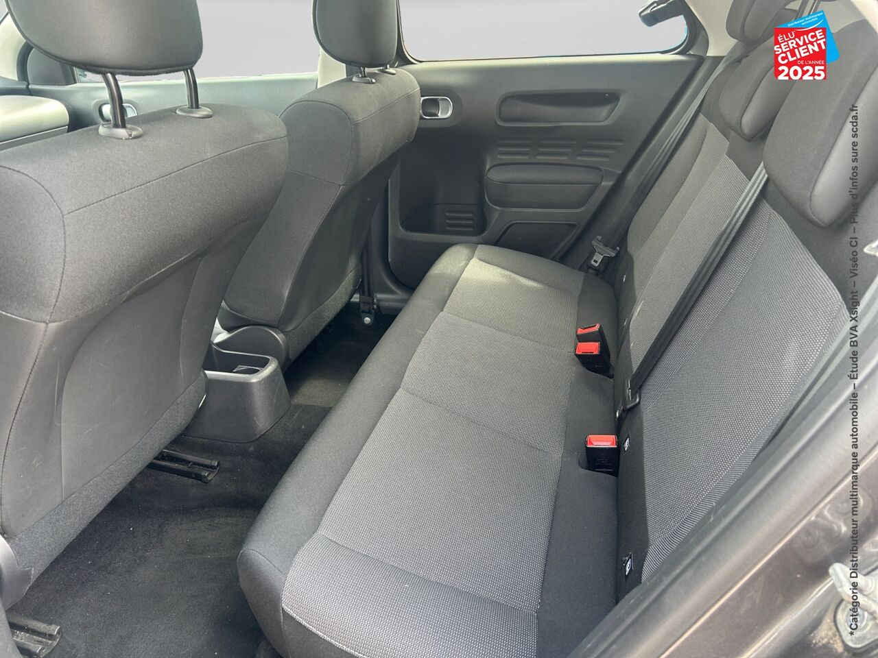 Véhicule d'occasion CITROEN C4 CACTUS BLUEHDI 100 FEEL BUSINESS SS 82G chez Toyota Verdun