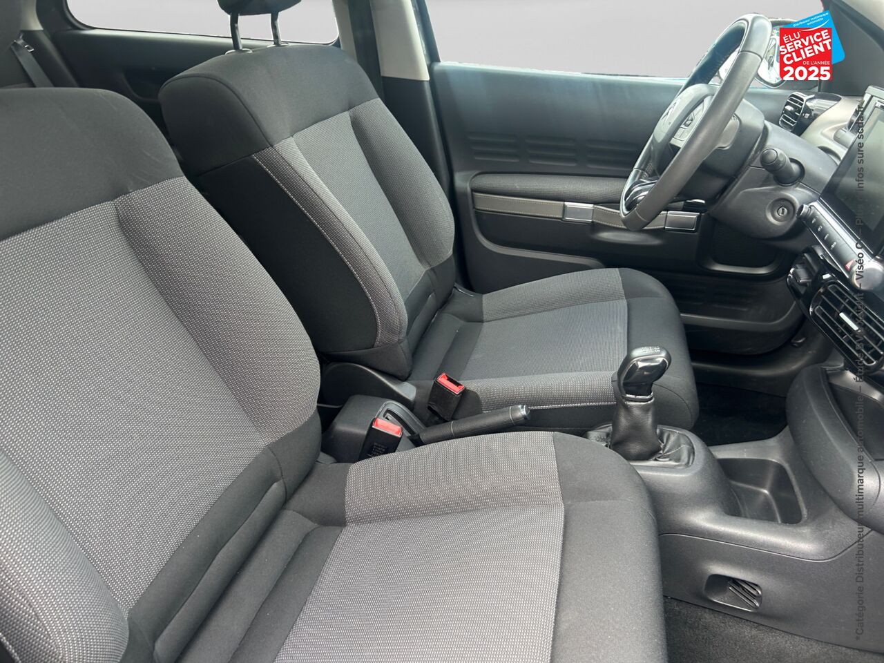 Véhicule d'occasion CITROEN C4 CACTUS BLUEHDI 100 FEEL BUSINESS SS 82G chez Toyota Verdun