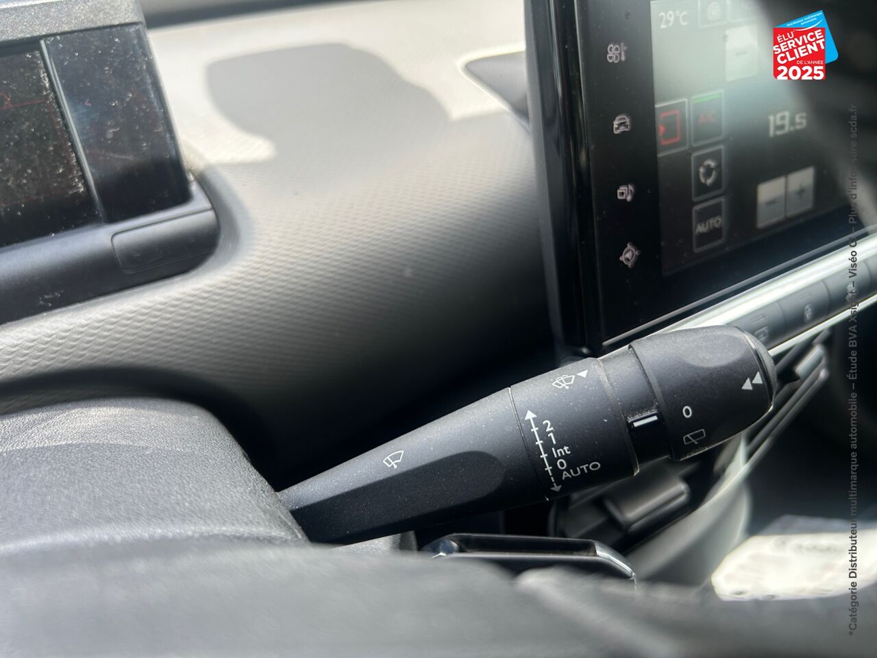 Véhicule d'occasion CITROEN C4 CACTUS BLUEHDI 100 FEEL BUSINESS SS 82G chez Toyota Verdun