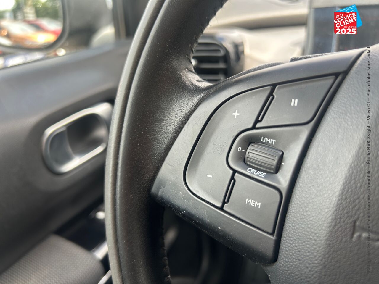 Véhicule d'occasion CITROEN C4 CACTUS BLUEHDI 100 FEEL BUSINESS SS 82G chez Toyota Verdun