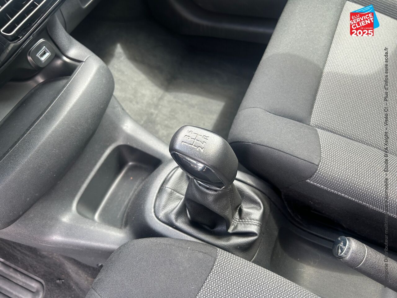 Véhicule d'occasion CITROEN C4 CACTUS BLUEHDI 100 FEEL BUSINESS SS 82G chez Toyota Verdun