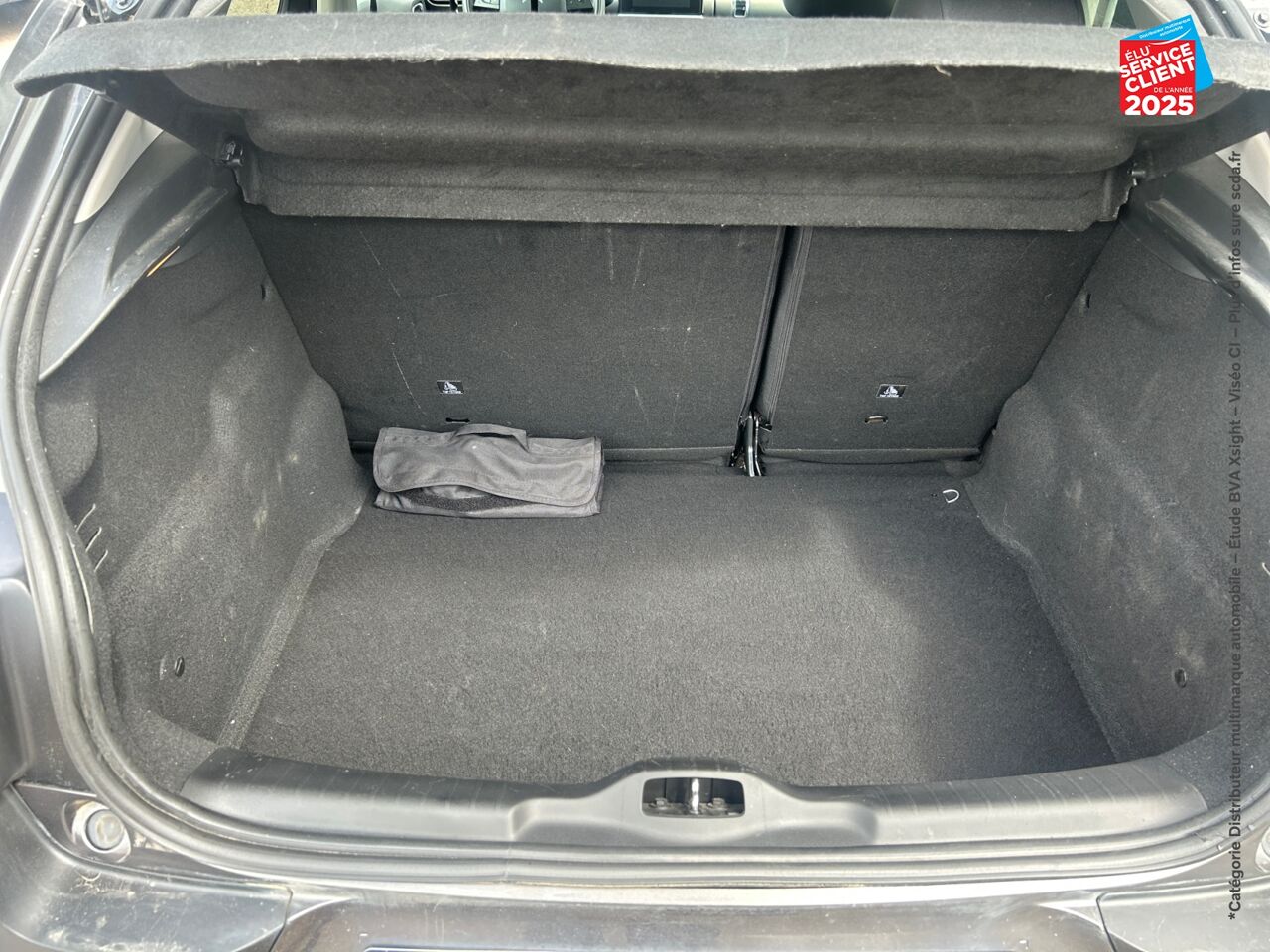 Véhicule d'occasion CITROEN C4 CACTUS BLUEHDI 100 FEEL BUSINESS SS 82G chez Toyota Verdun