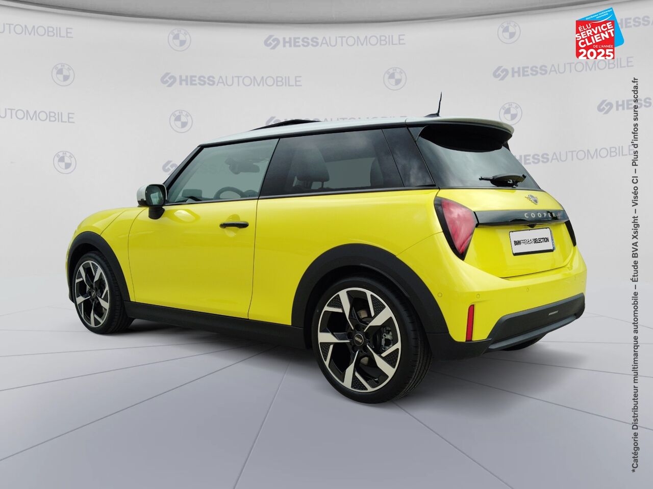 Véhicule d'occasion MINI COOPER 3 PORTES S 204CH CLASSIC DKG7 TOUVRANT CAMERA chez BMW Lons le Saunier