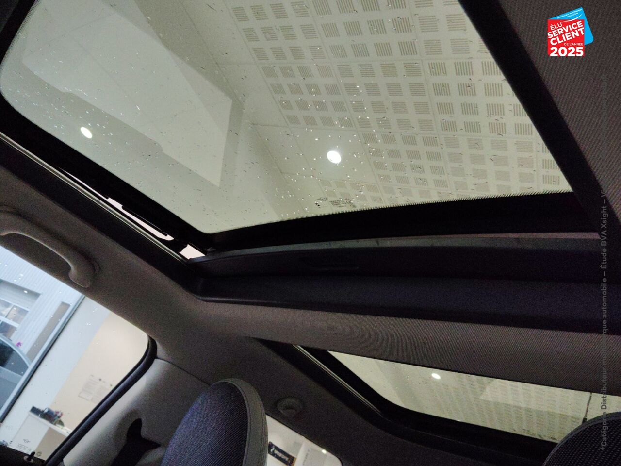 Véhicule d'occasion MINI COOPER 3 PORTES S 204CH CLASSIC DKG7 TOUVRANT CAMERA chez BMW Lons le Saunier