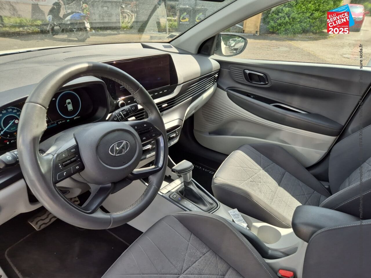 Véhicule d'occasion HYUNDAI BAYON 1.0 T-GDI 100CH HYBRID 48V CREATIVE DCT-7 CAMERA GPS chez Hyundai Epernay