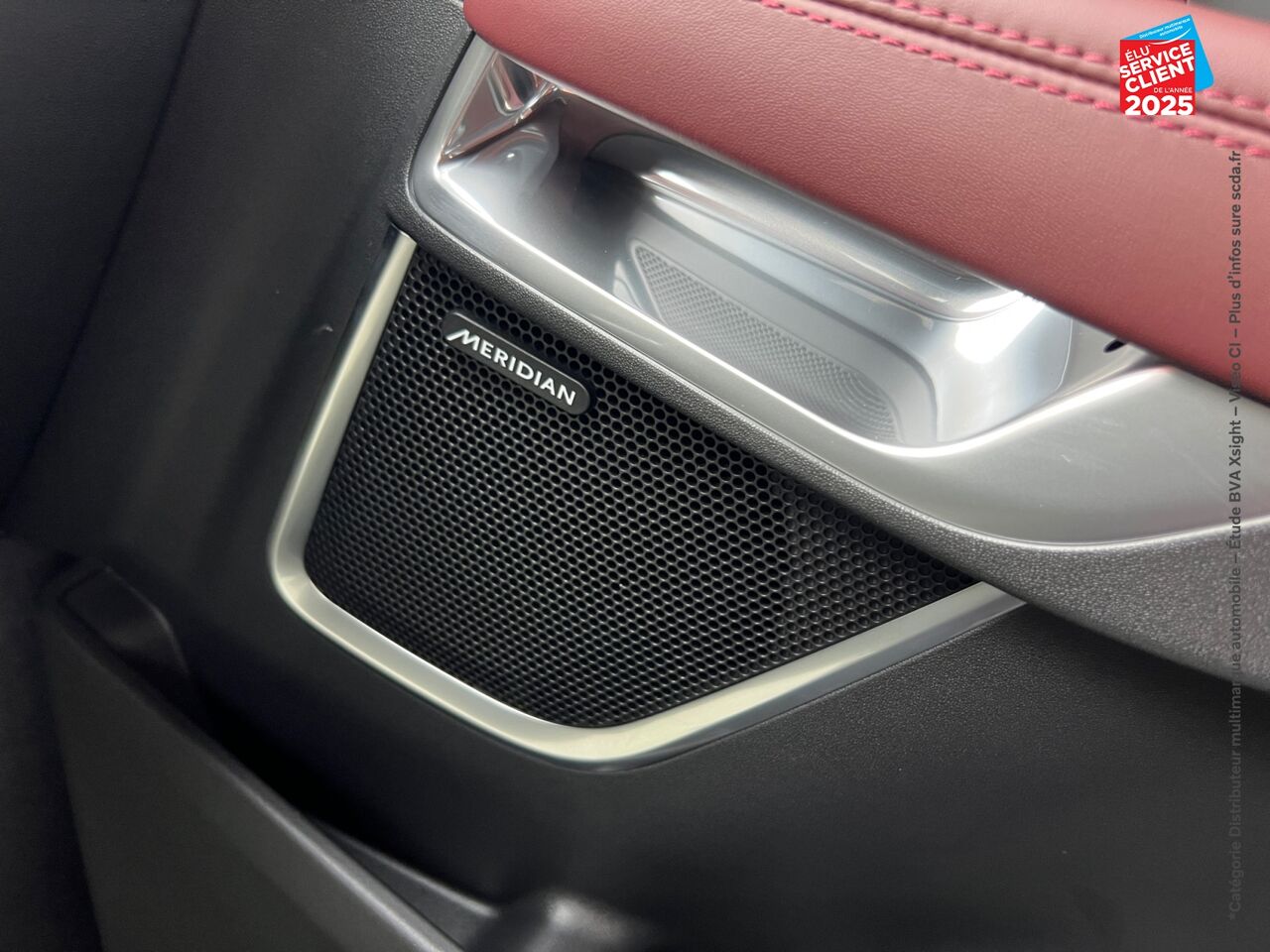 Véhicule d'occasion JAGUAR E-PACE P300E PHEV 309CH R-DYNAMIC HSE chez BMW Besançon