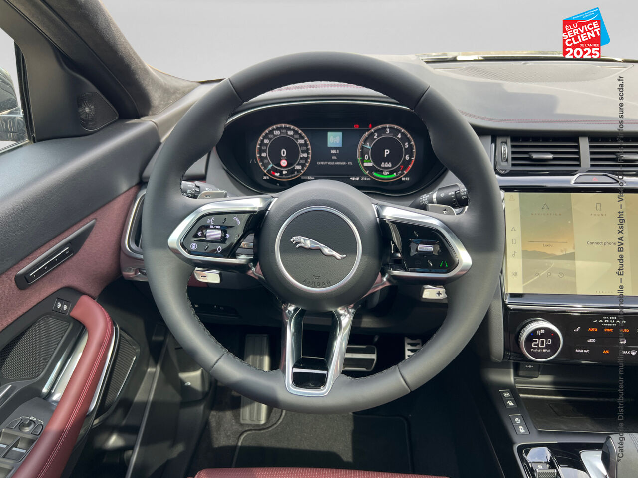 Véhicule d'occasion JAGUAR E-PACE P300E PHEV 309CH R-DYNAMIC HSE chez BMW Besançon