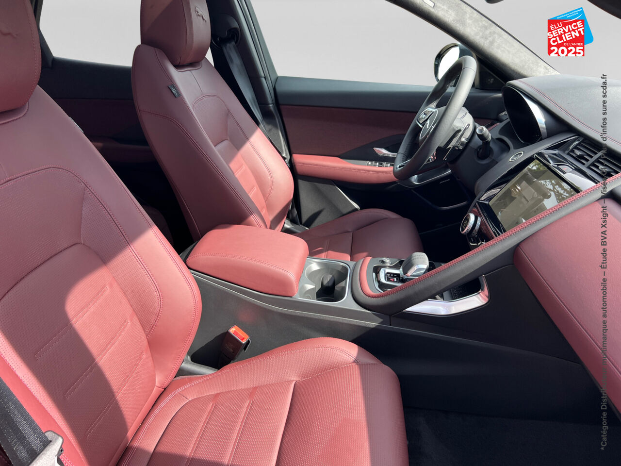 Véhicule d'occasion JAGUAR E-PACE P300E PHEV 309CH R-DYNAMIC HSE chez BMW Besançon