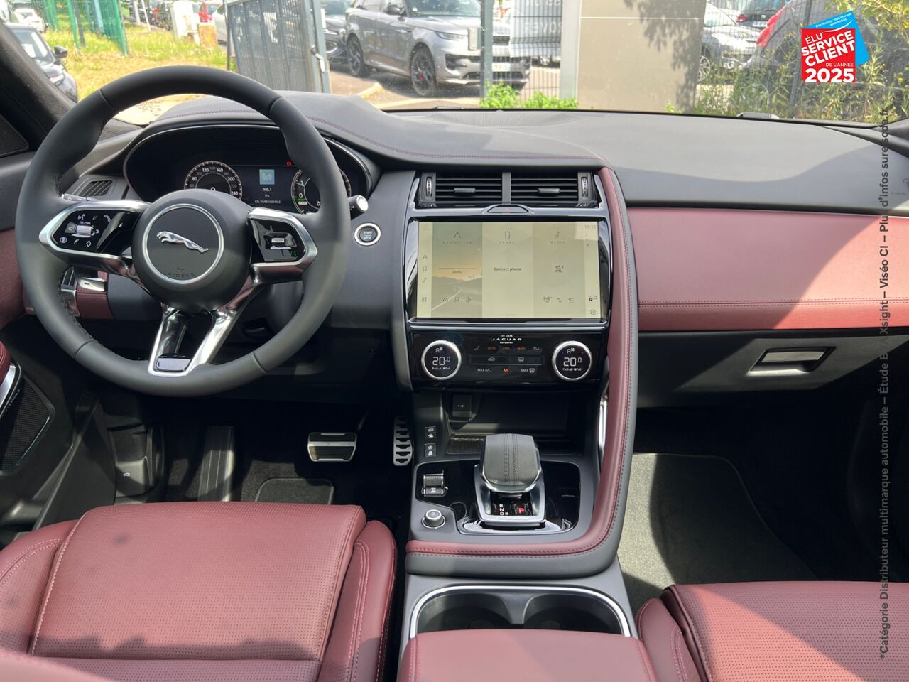 Véhicule d'occasion JAGUAR E-PACE P300E PHEV 309CH R-DYNAMIC HSE chez BMW Besançon