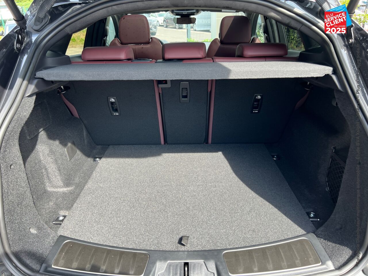 Véhicule d'occasion JAGUAR E-PACE P300E PHEV 309CH R-DYNAMIC HSE chez BMW Besançon