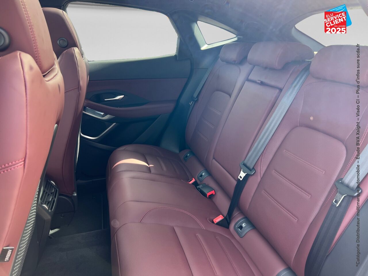 Véhicule d'occasion JAGUAR E-PACE P300E PHEV 309CH R-DYNAMIC HSE chez BMW Besançon