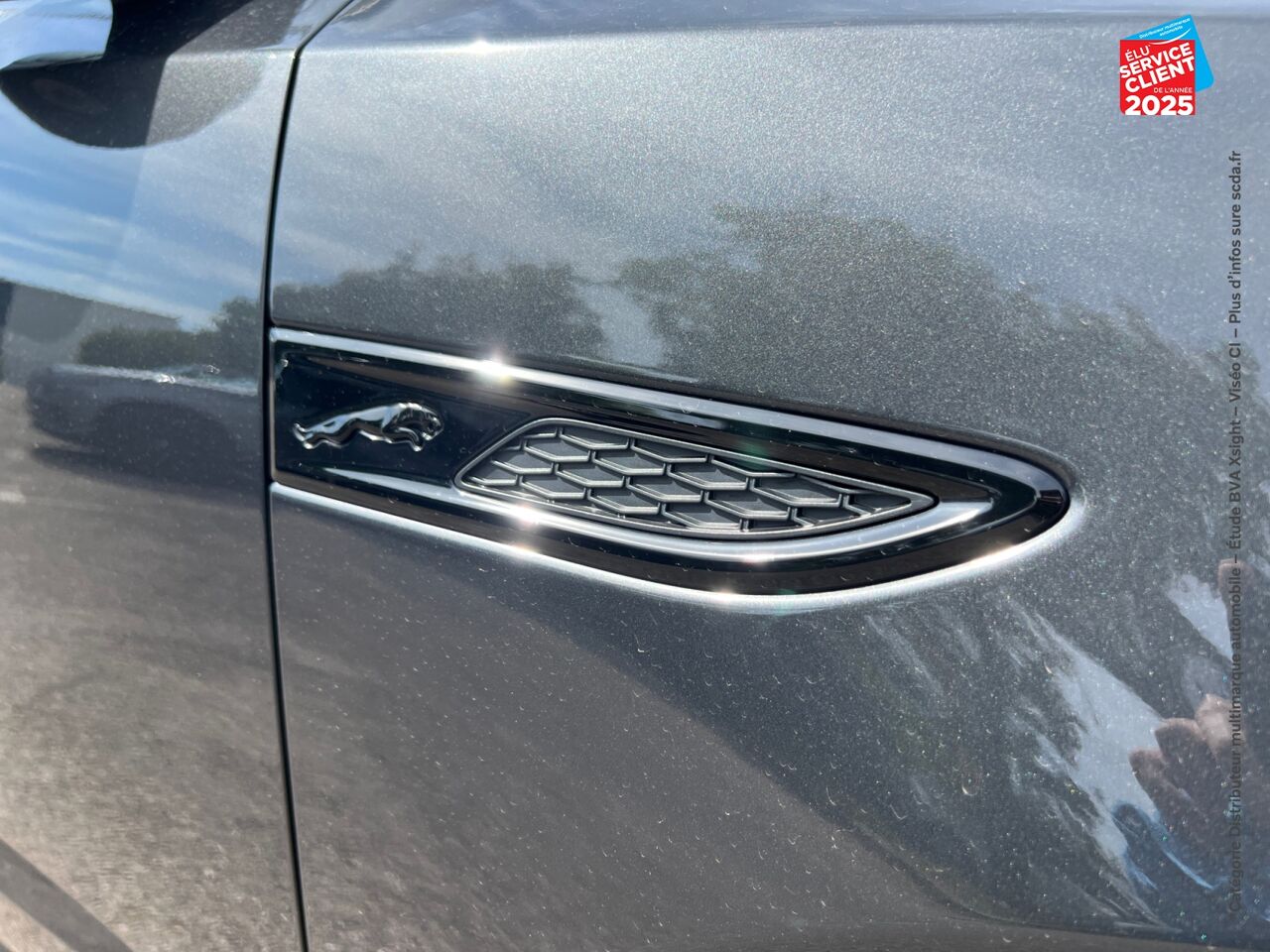 Véhicule d'occasion JAGUAR E-PACE P300E PHEV 309CH R-DYNAMIC HSE chez BMW Besançon