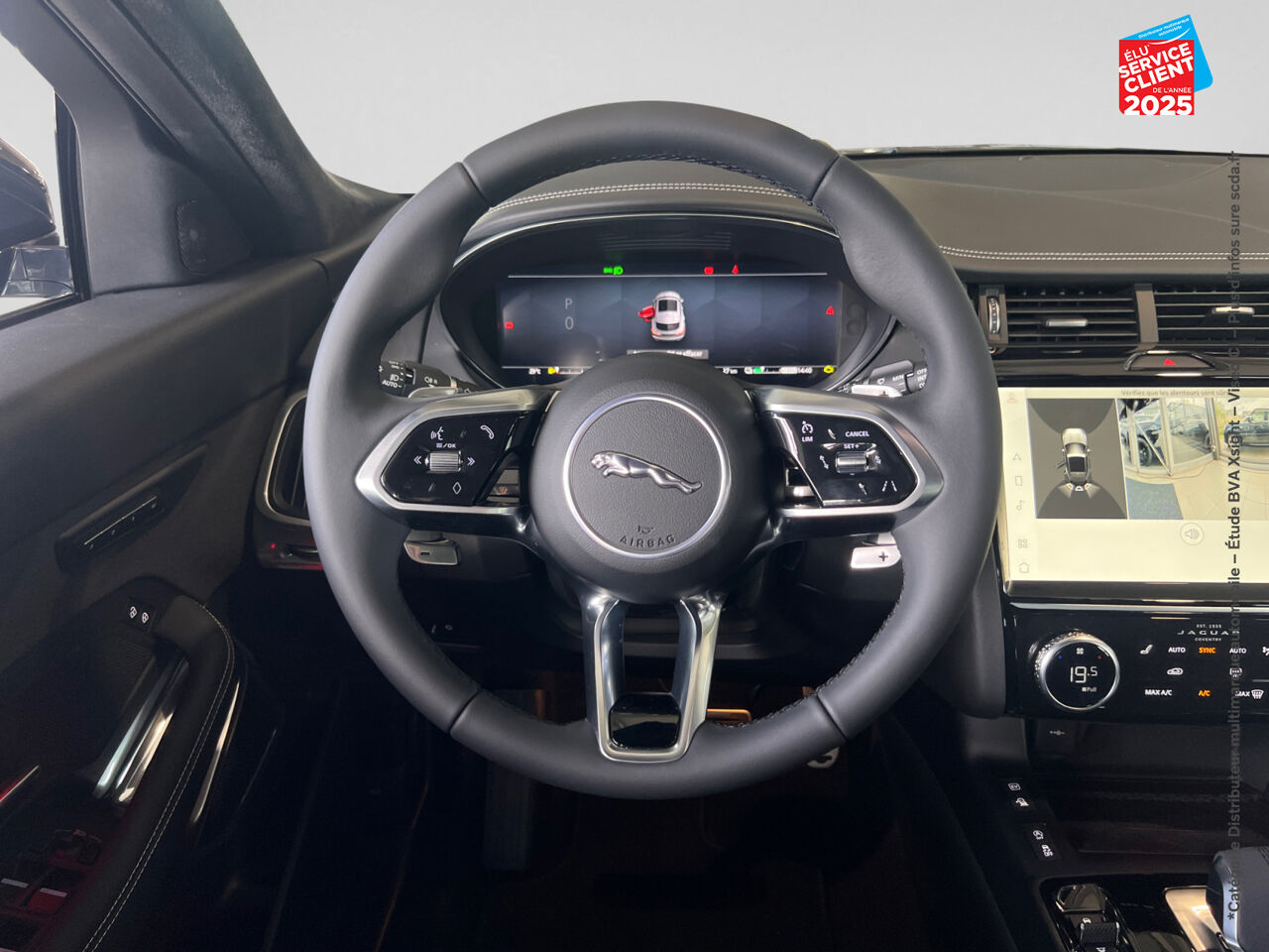 Véhicule d'occasion JAGUAR E-PACE P300E PHEV 309CH R-DYNAMIC HSE chez Renault Colmar