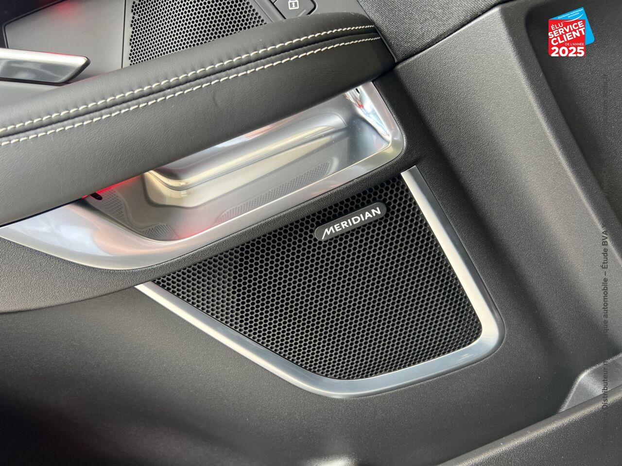 Véhicule d'occasion JAGUAR E-PACE P300E PHEV 309CH R-DYNAMIC HSE chez Renault Colmar