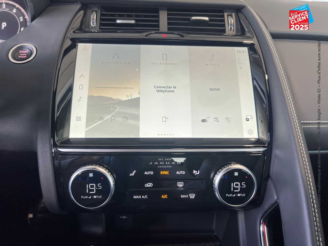 Véhicule d'occasion JAGUAR E-PACE P300E PHEV 309CH R-DYNAMIC HSE chez Renault Colmar