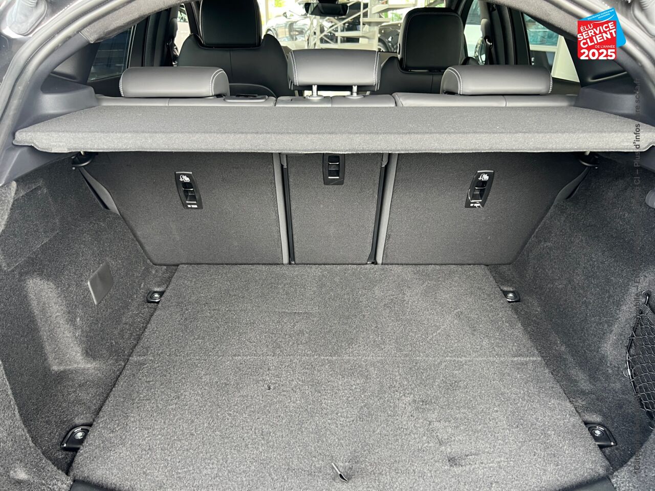 Véhicule d'occasion JAGUAR E-PACE P300E PHEV 309CH R-DYNAMIC HSE chez Renault Colmar