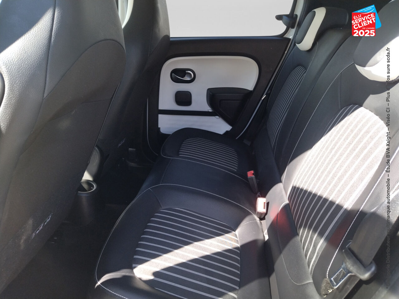 Véhicule d'occasion RENAULT TWINGO E-TECH ELECTRIC INTENS R80 ACHAT INTEGRAL - 21MY CAMERA GPS chez Renault Colmar