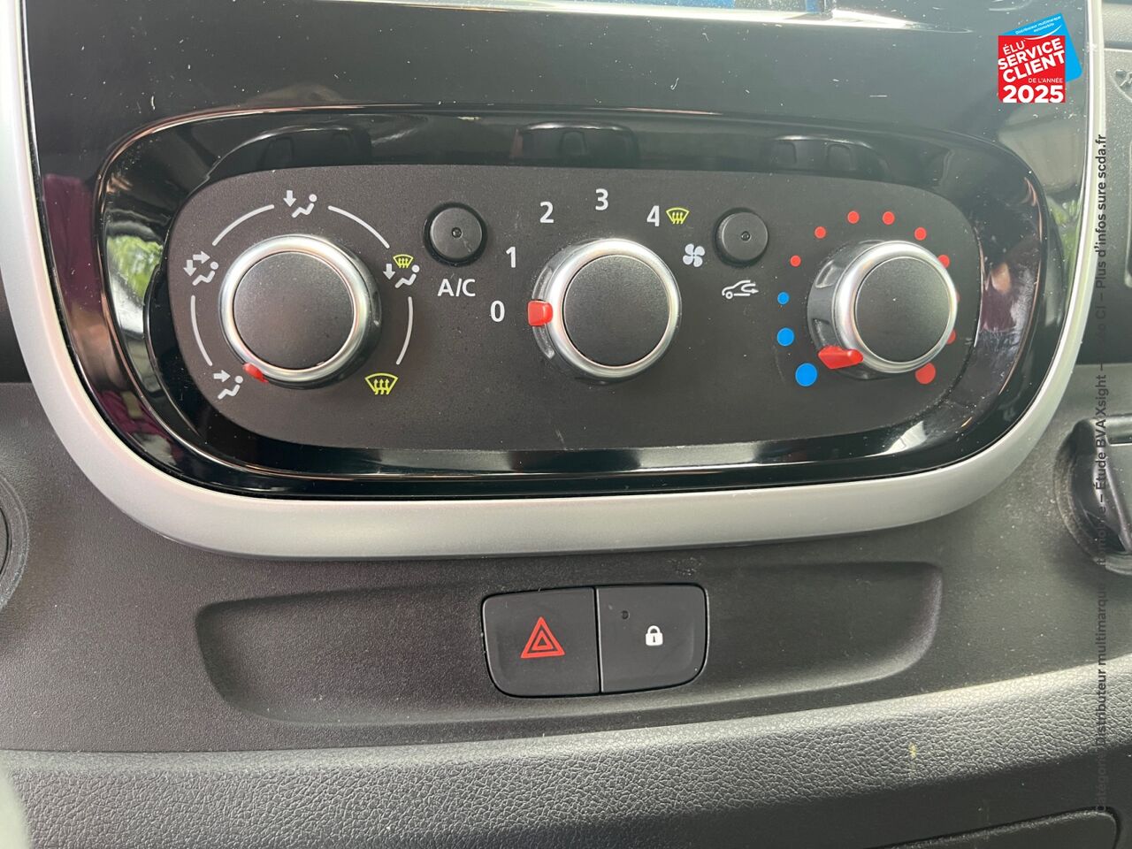Véhicule d'occasion RENAULT TRAFIC FG L1H1 1000 2.0 DCI 170CH ENERGY GRAND CONFORT EDC E6 GPS chez Toyota Thionville
