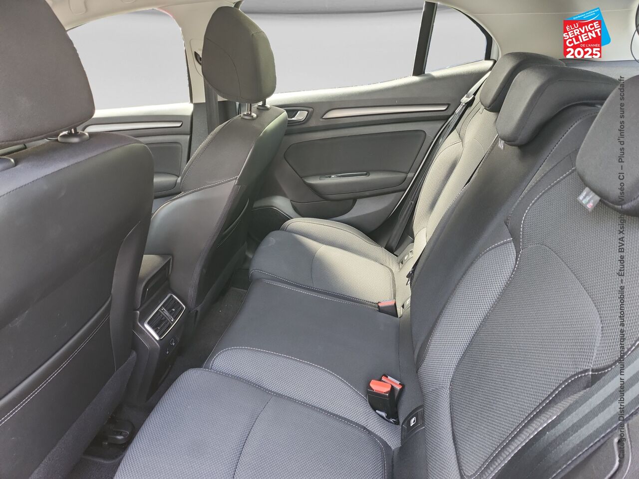 Véhicule d'occasion RENAULT MEGANE 1.5 BLUE DCI 115CH EVOLUTION EDC chez Renault Saint-Louis
