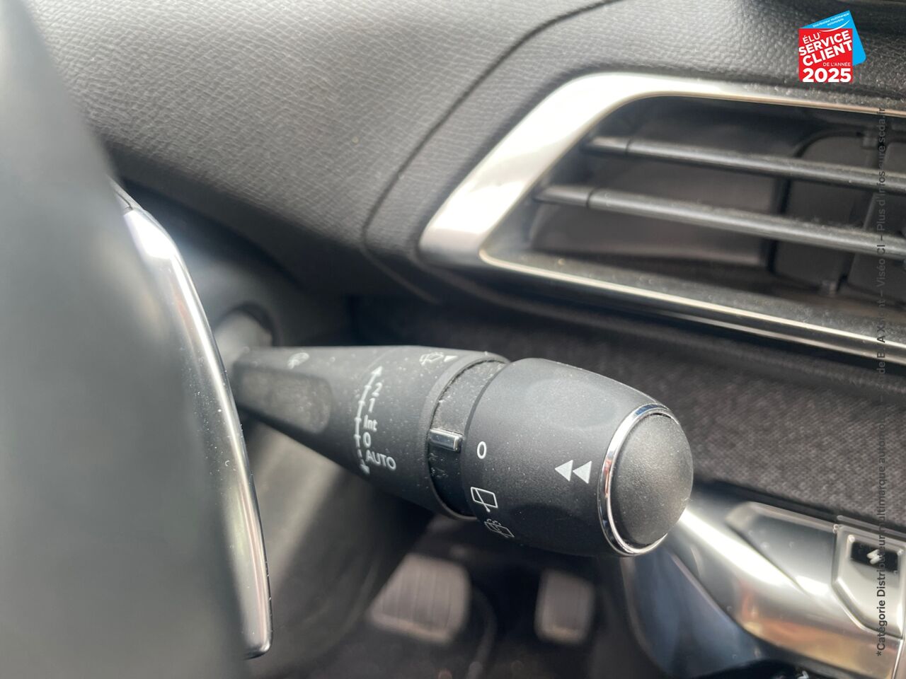 Véhicule d'occasion PEUGEOT 3008 HYBRID 225CH ALLURE PACK E-EAT8 GPS CAMERA CARPLAY chez Renault Belfort