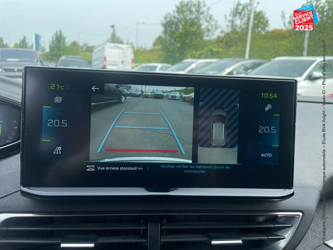 Véhicule d'occasion PEUGEOT 3008 HYBRID 225CH ALLURE PACK E-EAT8 GPS CAMERA CARPLAY chez Renault Belfort