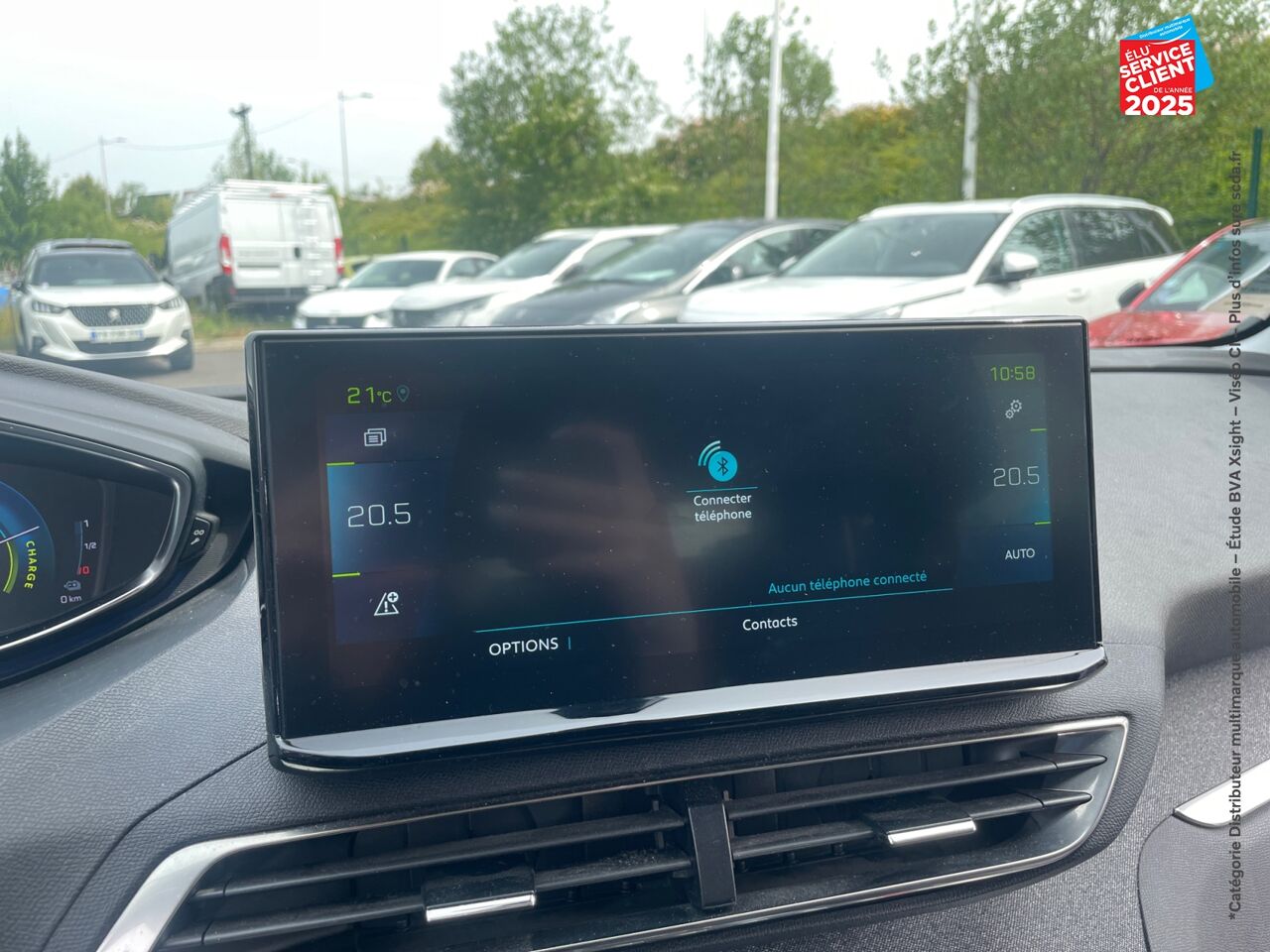 Véhicule d'occasion PEUGEOT 3008 HYBRID 225CH ALLURE PACK E-EAT8 GPS CAMERA CARPLAY chez Renault Belfort