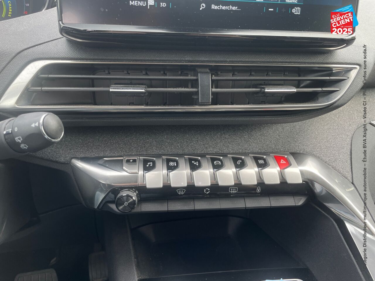 Véhicule d'occasion PEUGEOT 3008 HYBRID 225CH ALLURE PACK E-EAT8 GPS CAMERA CARPLAY chez Renault Belfort